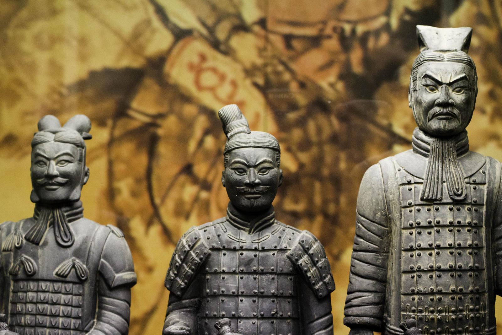 китайские терракотовые воины. глиняная армия китайского императора цинь-шихуанди. терракотовая армия в сиане китай. терракотовая армия цинь шихуанди. гробница цинь шихуанди и терракотовая армия.