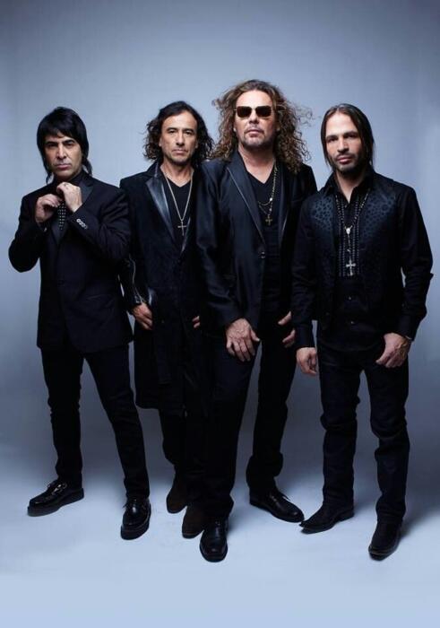 portrait of all the members of the music group Maná
